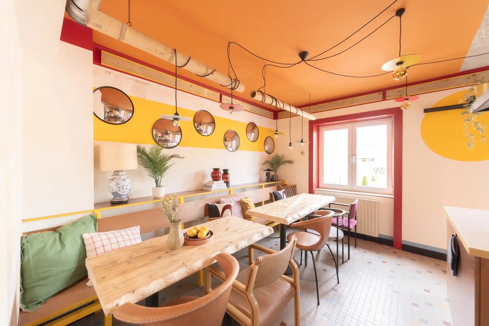 cohabs-house-bonnevoie111-0346-coliving-luxembourg-shared-dining-table-diningroom-cover
