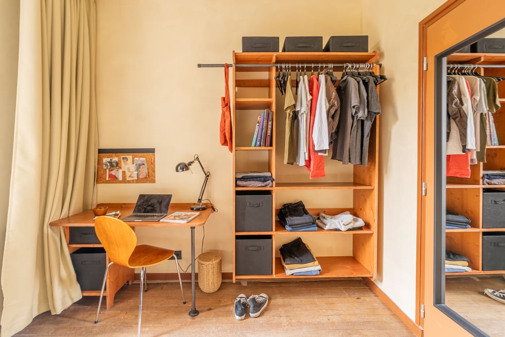 cohabs-house-canalsaintmartin8-06886-coliving-paris-staged-bedroom-lifestyle-interiordesign-hidden (1)
