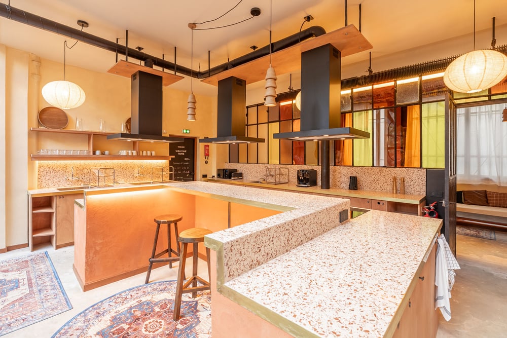 cohabs-house-canalsaintmartin8-07000-coliving-paris-shared-kitchen-openkitchen-hidden