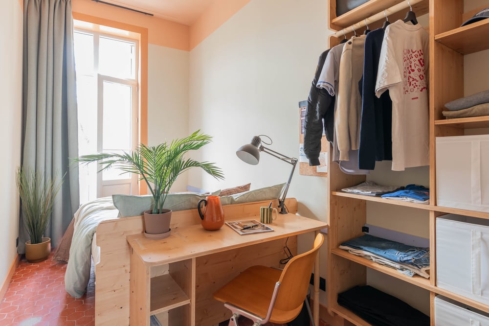 cohabs-house-chartreux43-0021-coliving-marseille-staged-bedroom-lifestyle-interiordesign-hidden-1