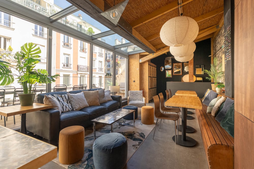 cohabs-house-gambetta11-04676-coliving-paris-shared-kitchen-livingroom-diningroom
