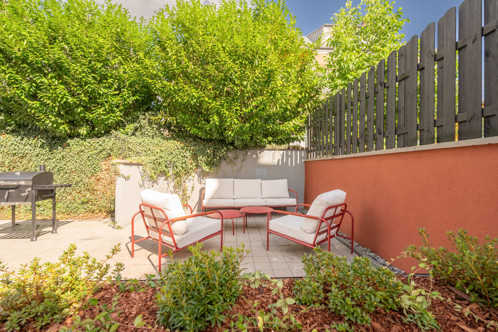 cohabs-house-howald45-08635-coliving-luxembourg-shared-terrace-exterior