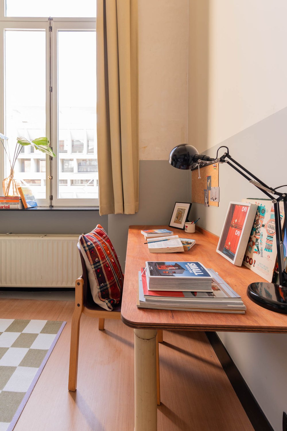 cohabs-house-passagedunord19-20831-coliving-brussels-unit_2-staged-bedroom-lifestyle-interiordesign-vertical-hidden