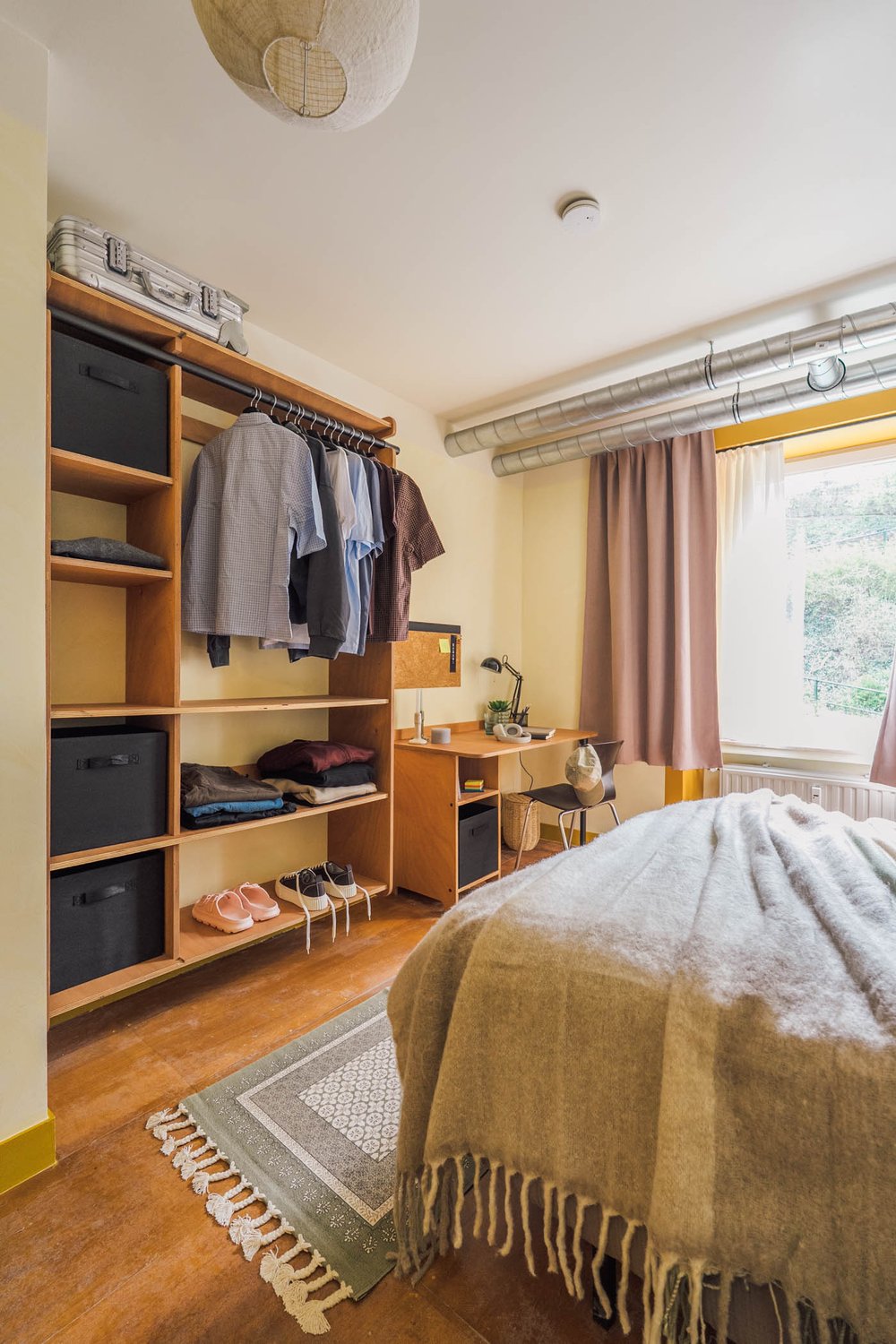 cohabs-house-villehaute29-02594-coliving-luxembourg-staged-bedroom-lifestyle-interiordesign-hidden