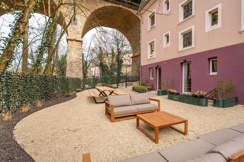 cohabs-house-villehaute29-02911-coliving-luxembourg-shared-terrace-exterior